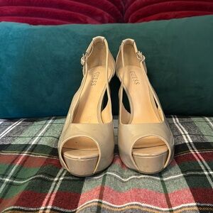 Guess Patent Tan heels